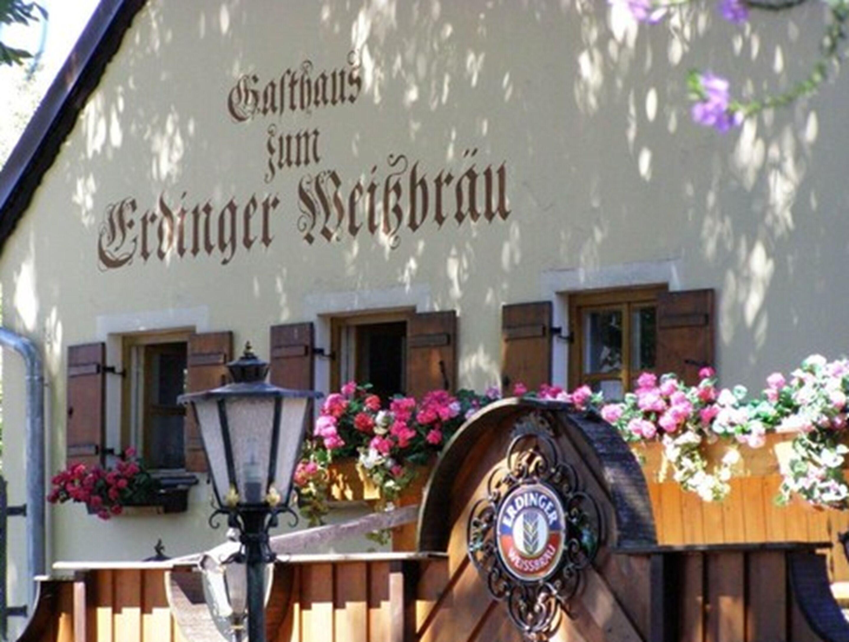 Hotel & Gaststaette Zum Erdinger Weissbraeu — Photos 1